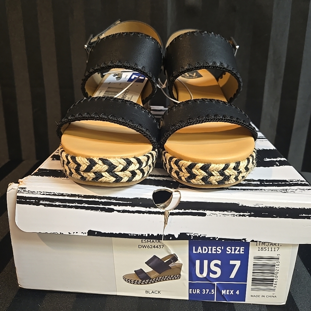 Damaged Box New Women's US 7 Dolce Vita Esmaya Wedge Strap Sandals - Picture 2 of 11